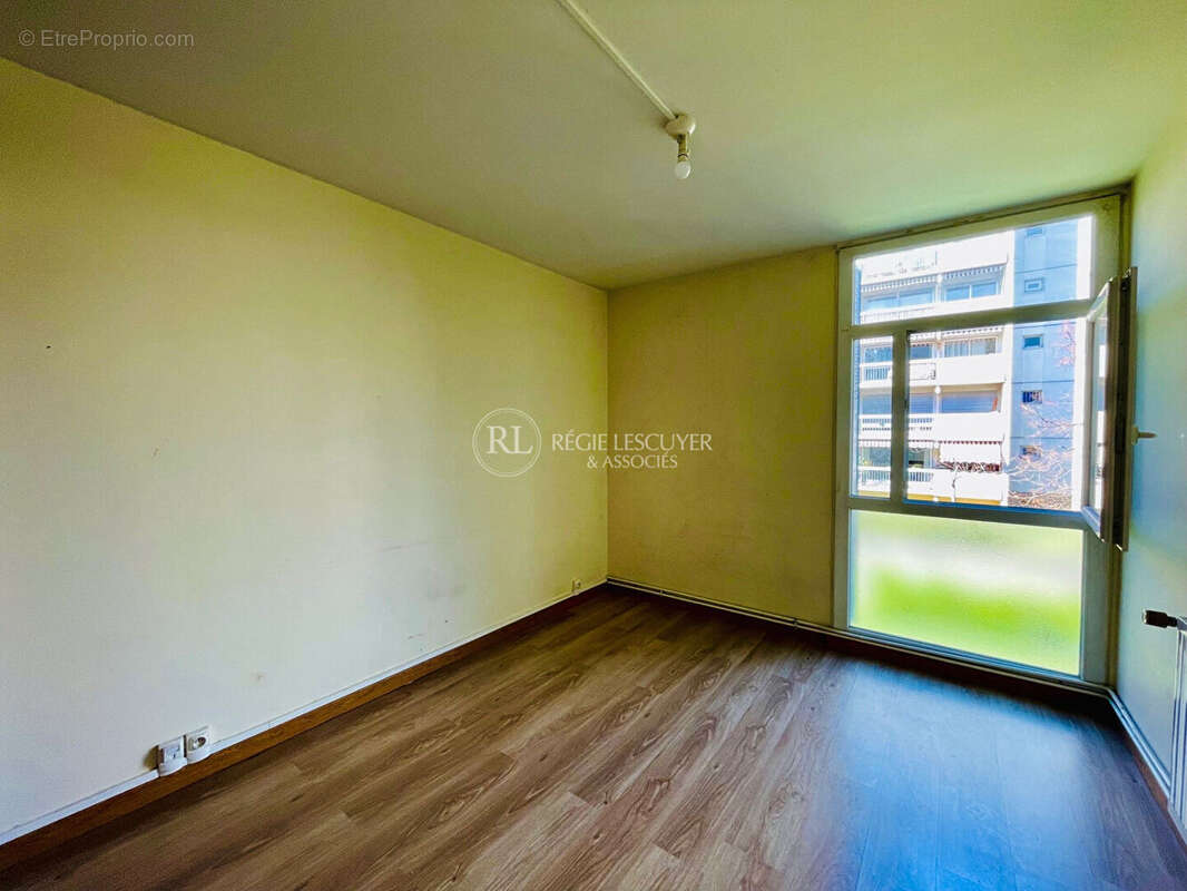 Appartement à LYON-8E