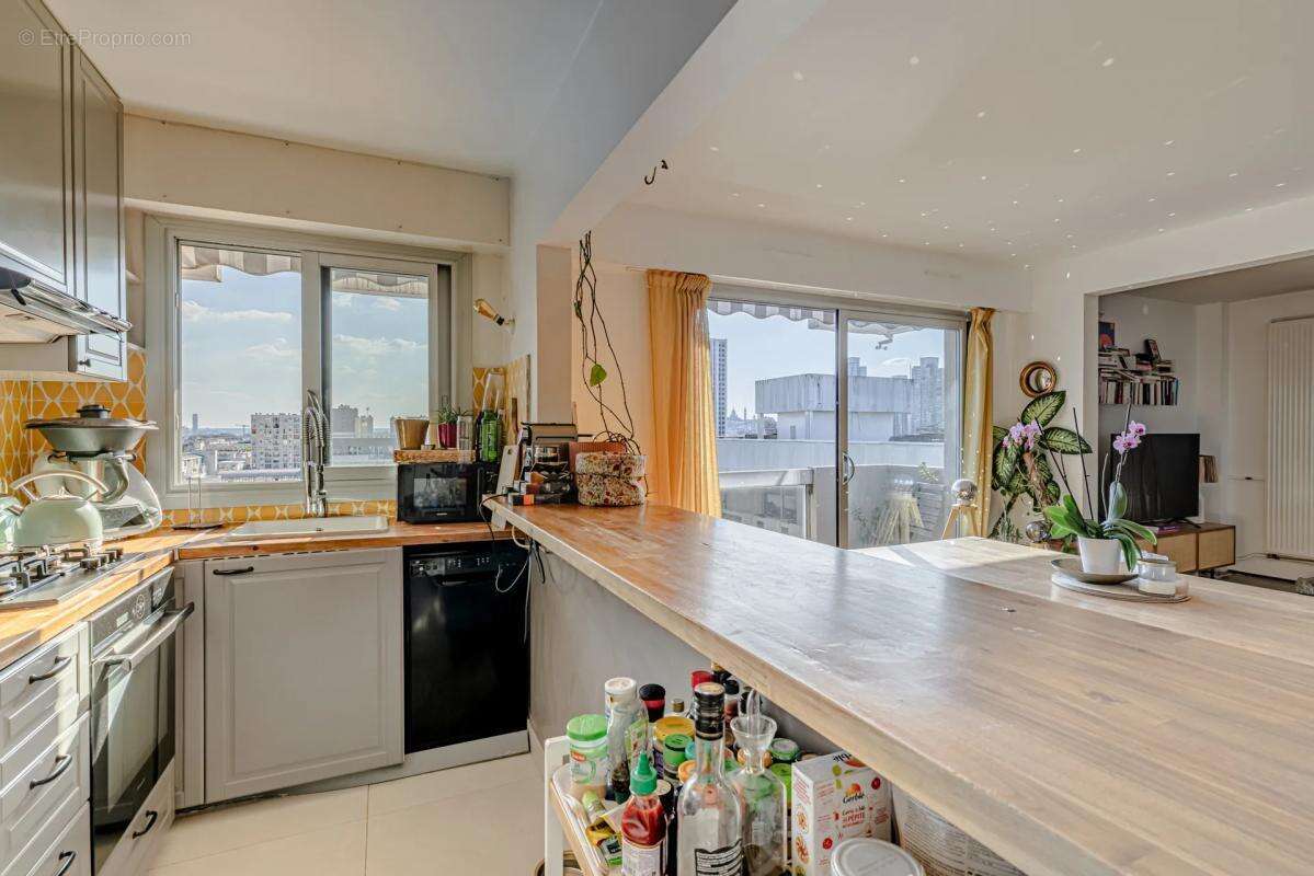 Appartement à PARIS-19E