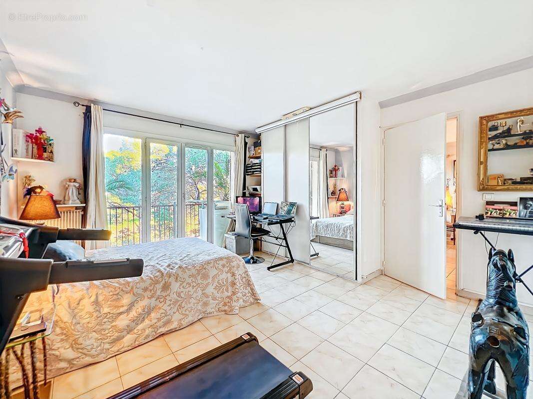 Appartement à PUGET-SUR-ARGENS