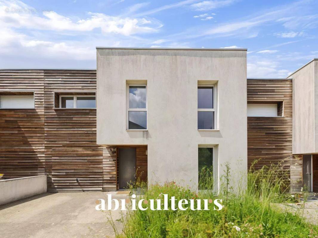 Maison à BOUGUENAIS