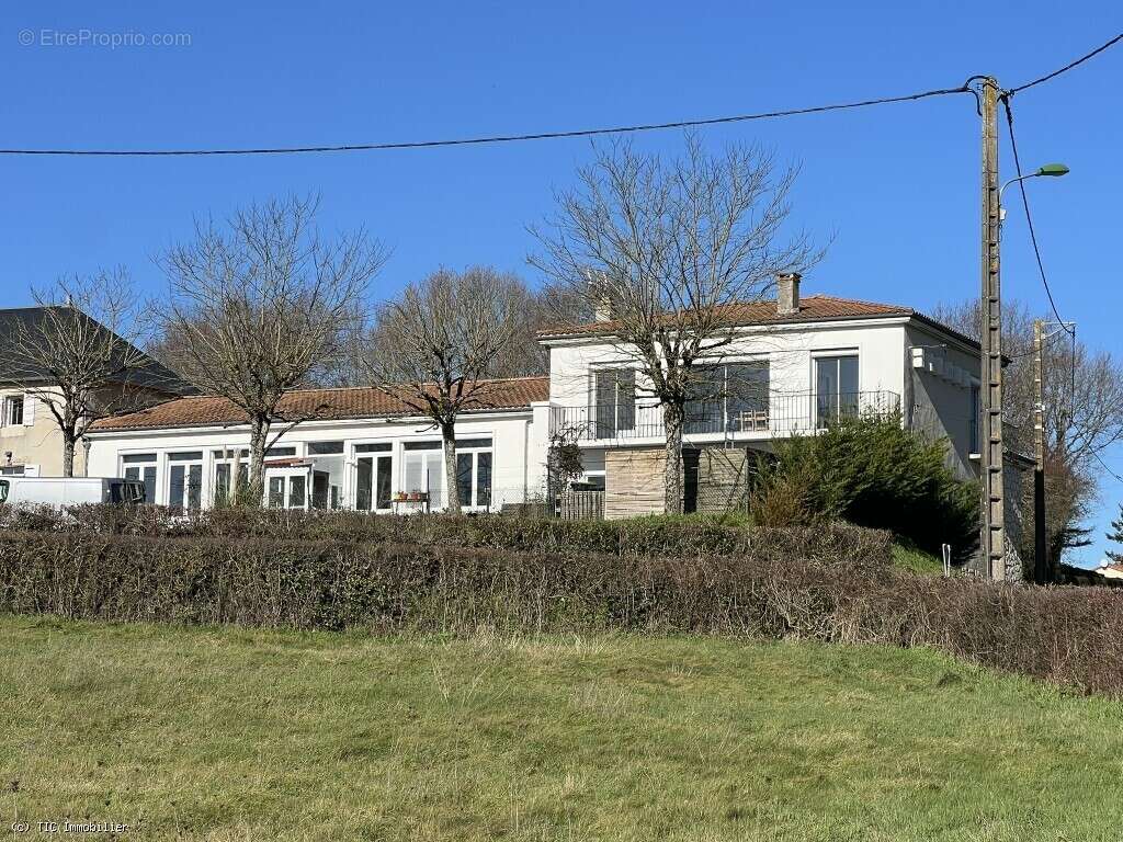Maison à CIVRAY