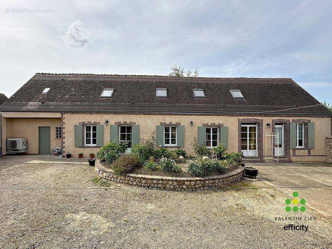 Maison à CHATEAUNEUF-EN-THYMERAIS