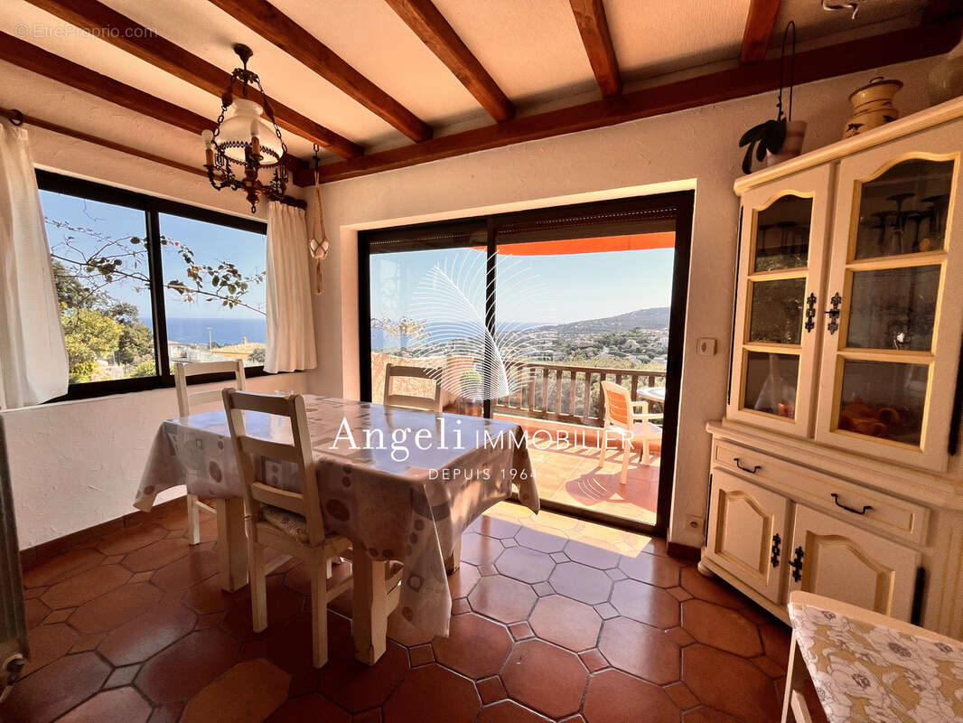 Maison à ROQUEBRUNE-SUR-ARGENS