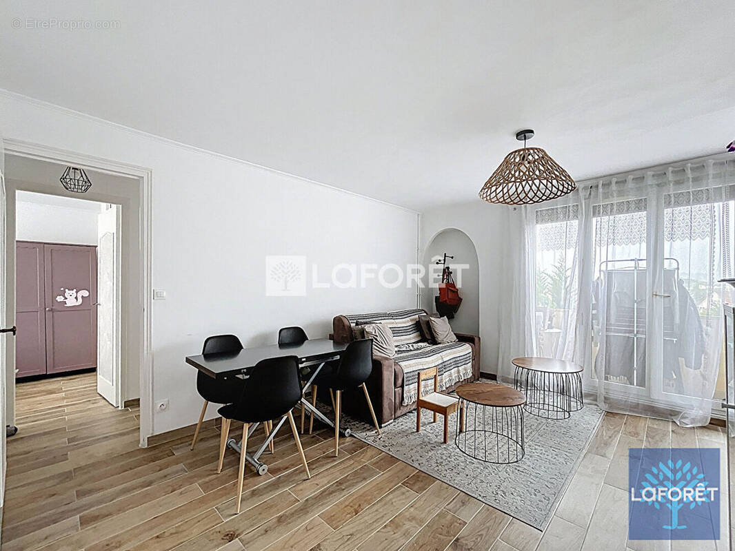 Appartement à VIGNEUX-SUR-SEINE