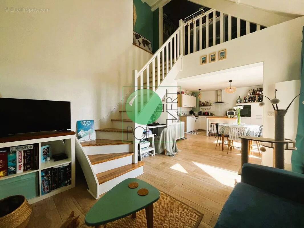 Appartement à VERT-LE-GRAND