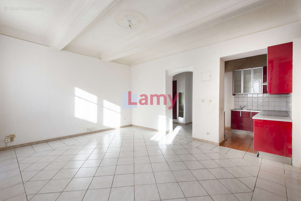 Appartement à LANCON-PROVENCE