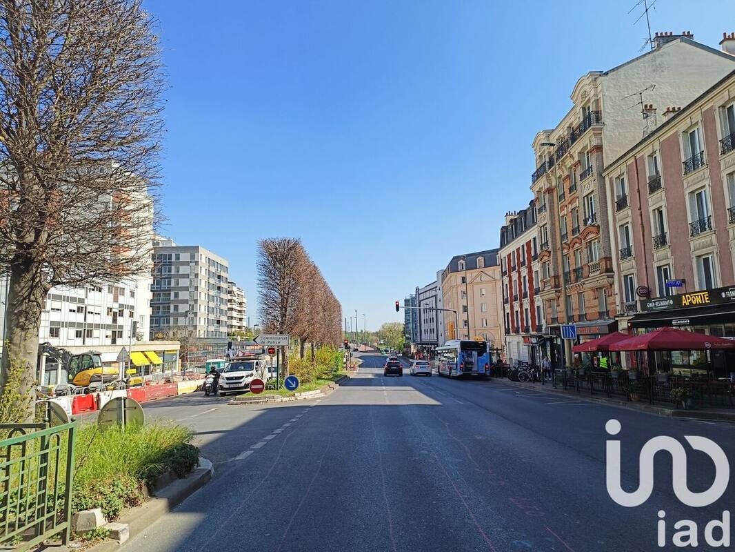 Photo 1 - Parking à SURESNES