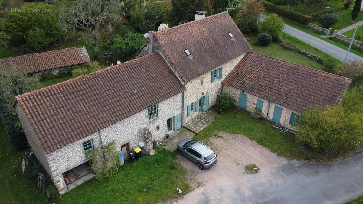 Maison à SAINTE-FEYRE
