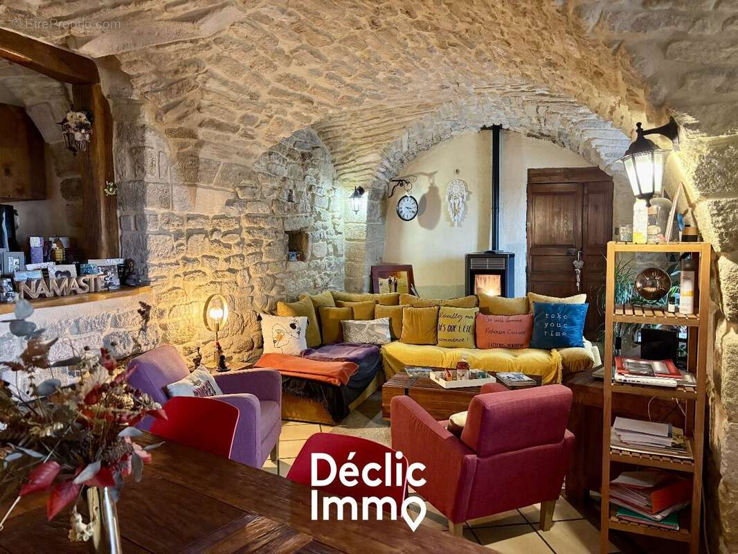 Maison à GALLARGUES-LE-MONTUEUX