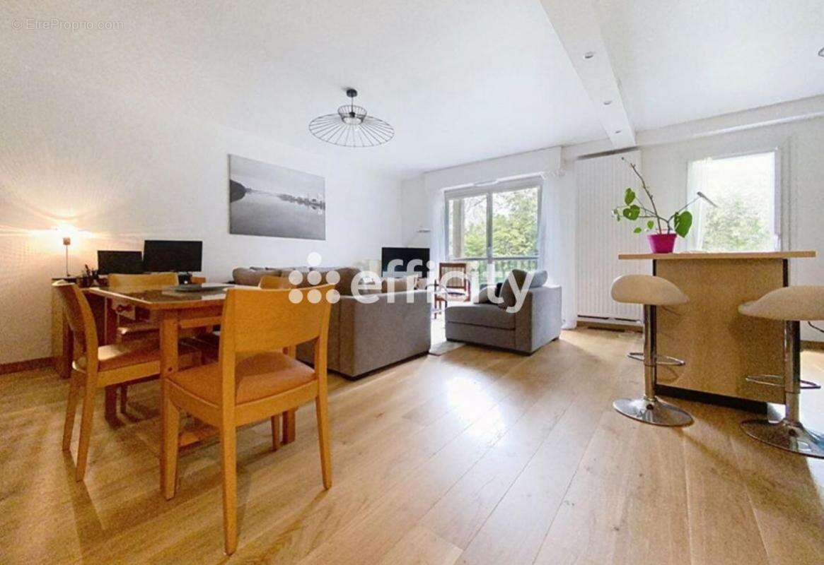 Appartement à LA CHAPELLE-EN-SERVAL