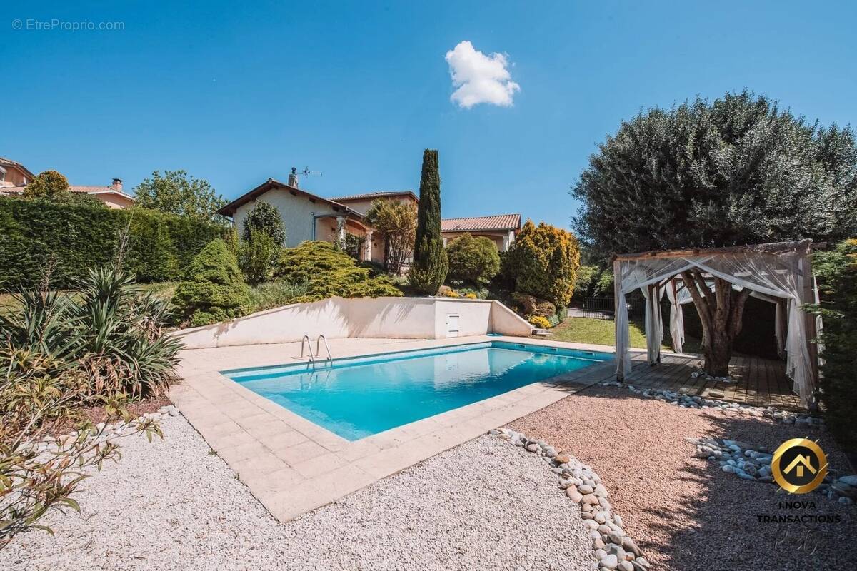 Maison à JASSANS-RIOTTIER
