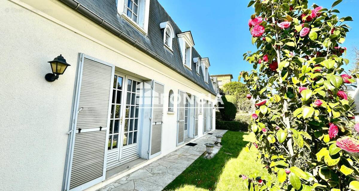 Maison à BOURG-LA-REINE