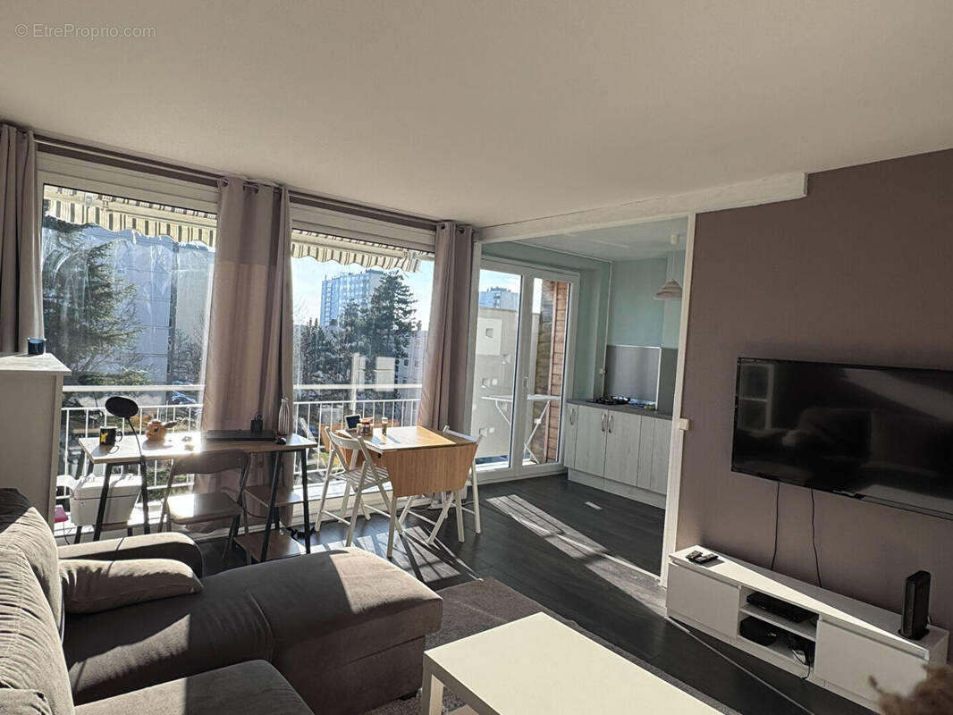 Appartement à MONT-SAINT-AIGNAN