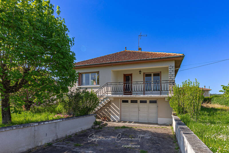 Maison à NEUVIC