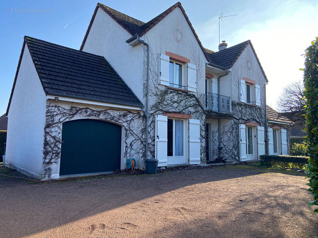 Maison à COULANGES-LES-NEVERS