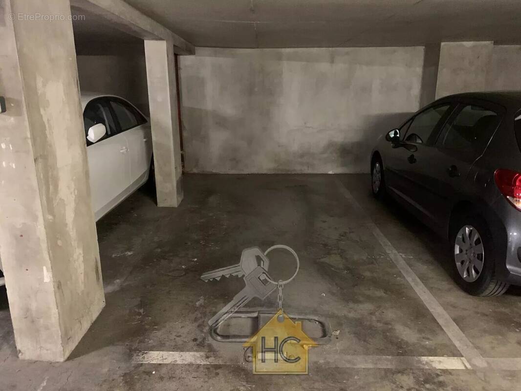 Parking à CANNES