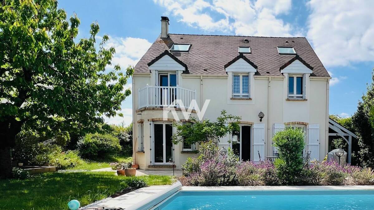 Maison à MENNECY