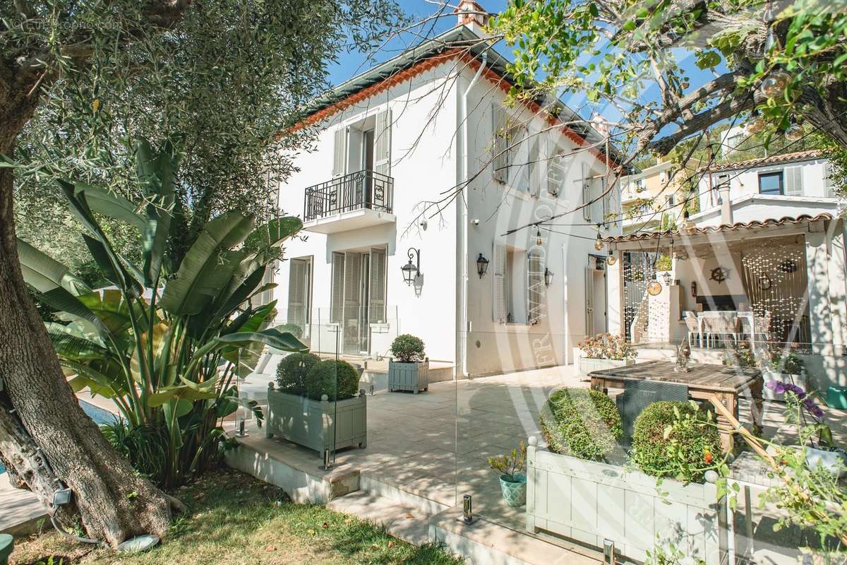 Maison à EZE