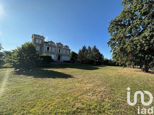 Photo 1 - Maison à CHAZAY-D&#039;AZERGUES
