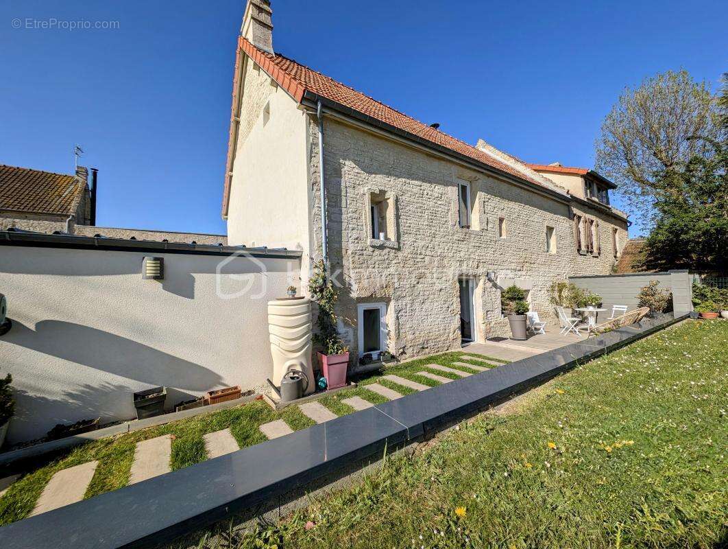 Maison à LUC-SUR-MER