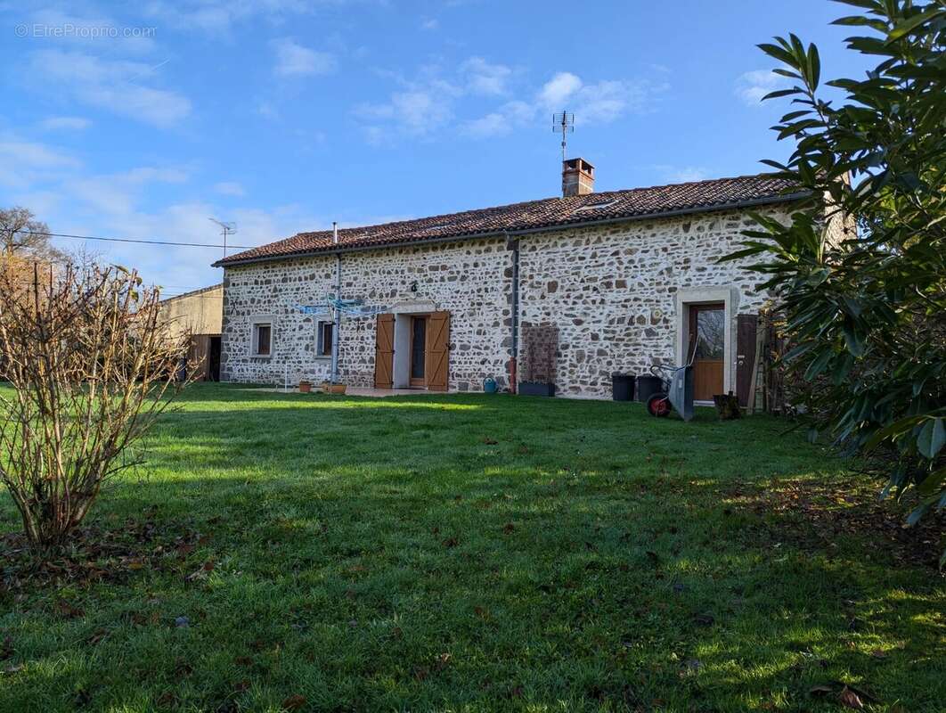Appartement à LATHUS-SAINT-REMY