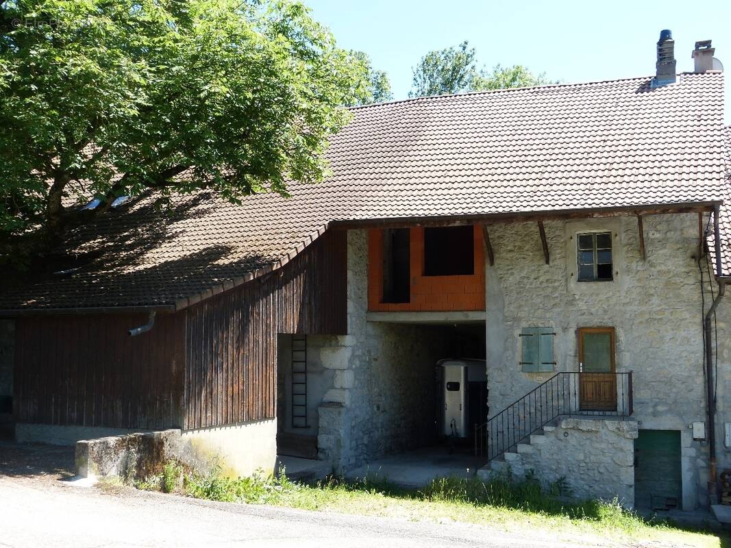 Maison à CLARAFOND-ARCINE