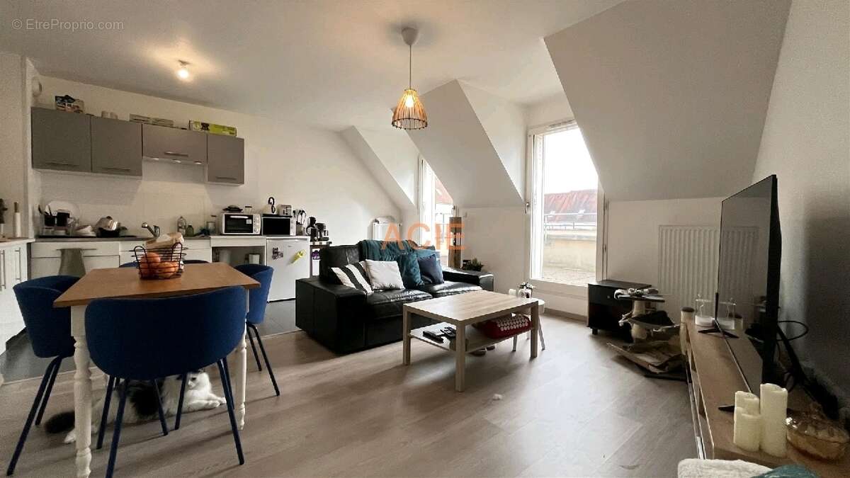 Appartement à LA CHAPELLE-EN-SERVAL