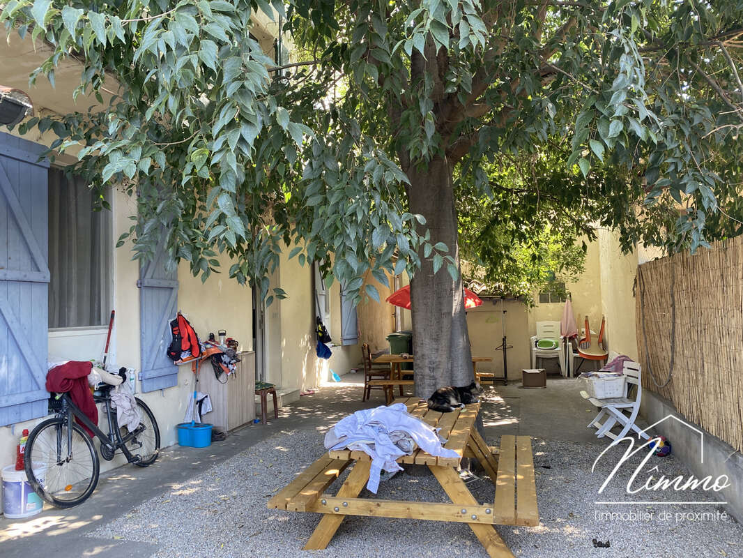 Autre à NIMES