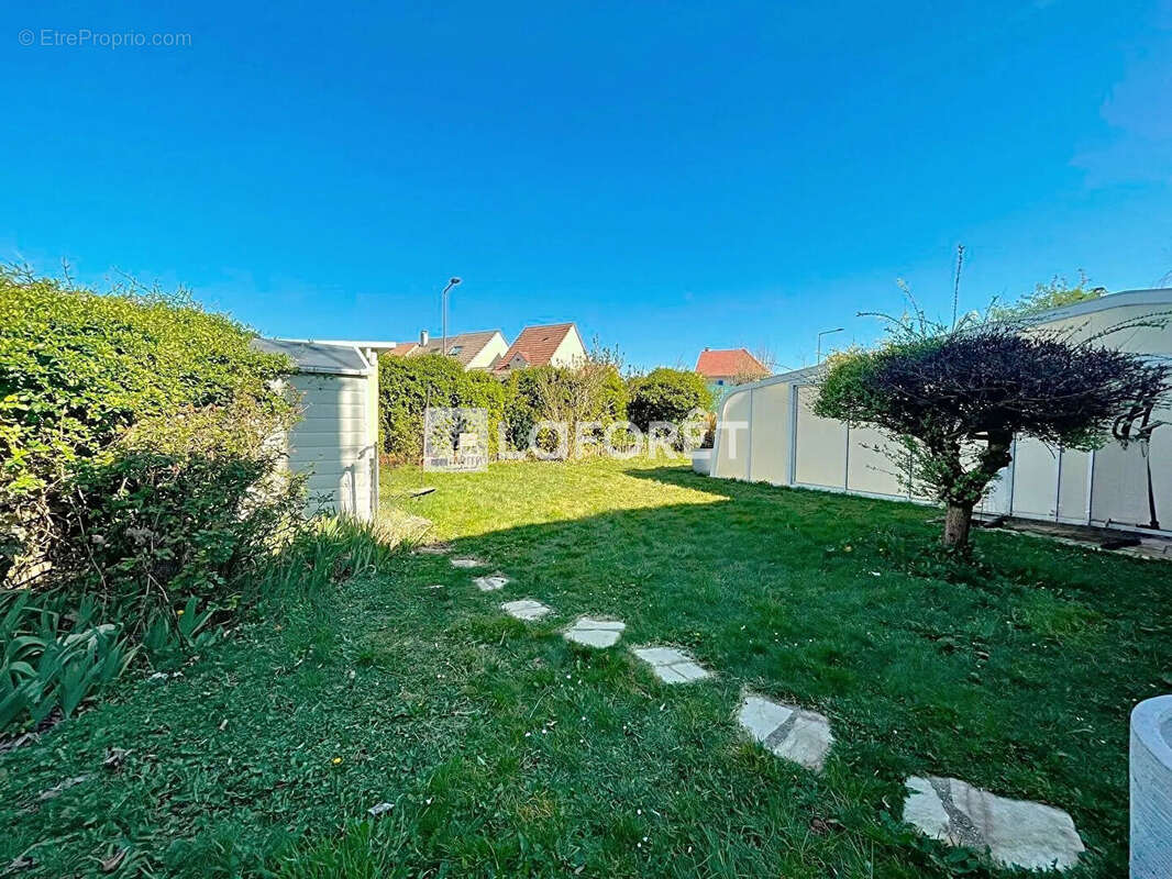 Maison à LA QUEUE-EN-BRIE