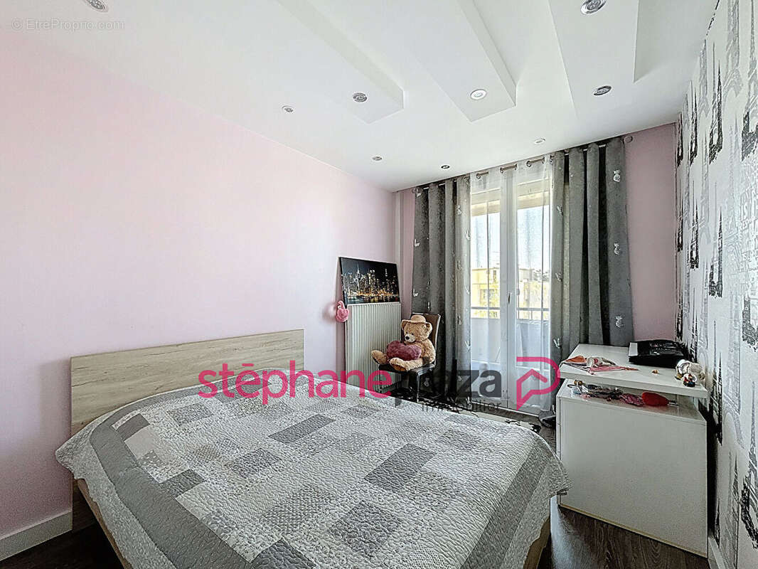 Appartement à DECINES-CHARPIEU