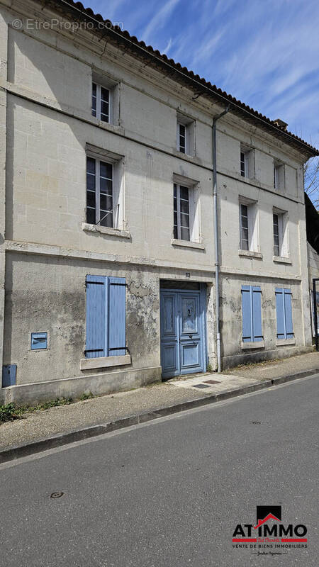 Maison à CHALAIS