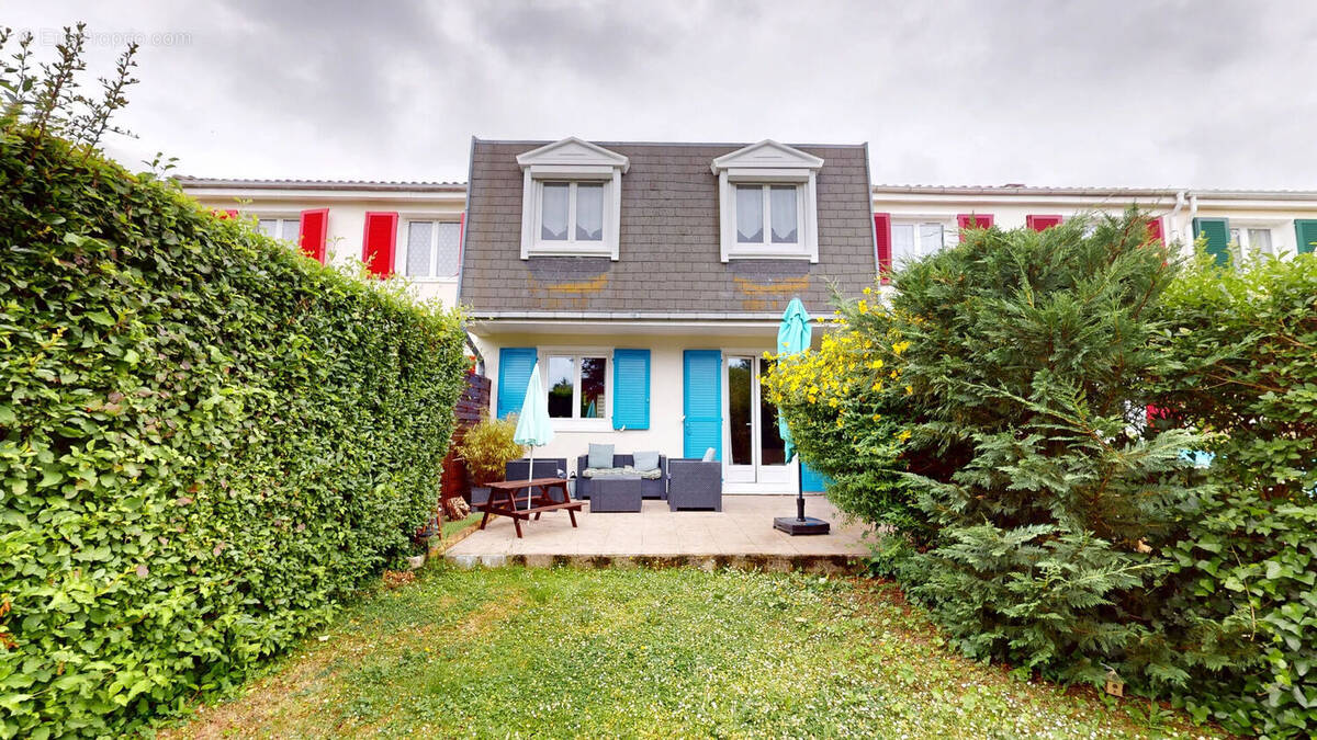 Maison à MENNECY