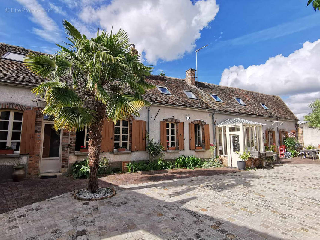 Maison à SERGINES