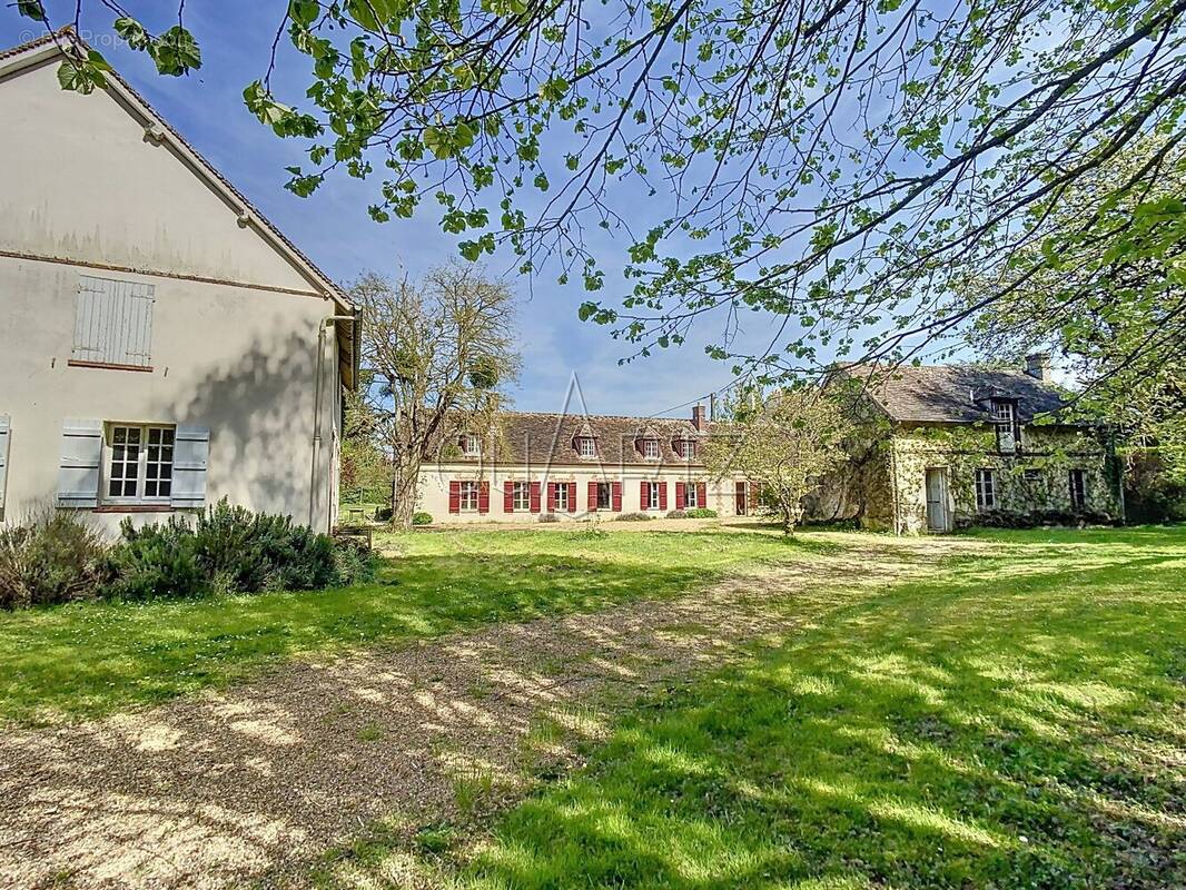 Maison à HOUDAN