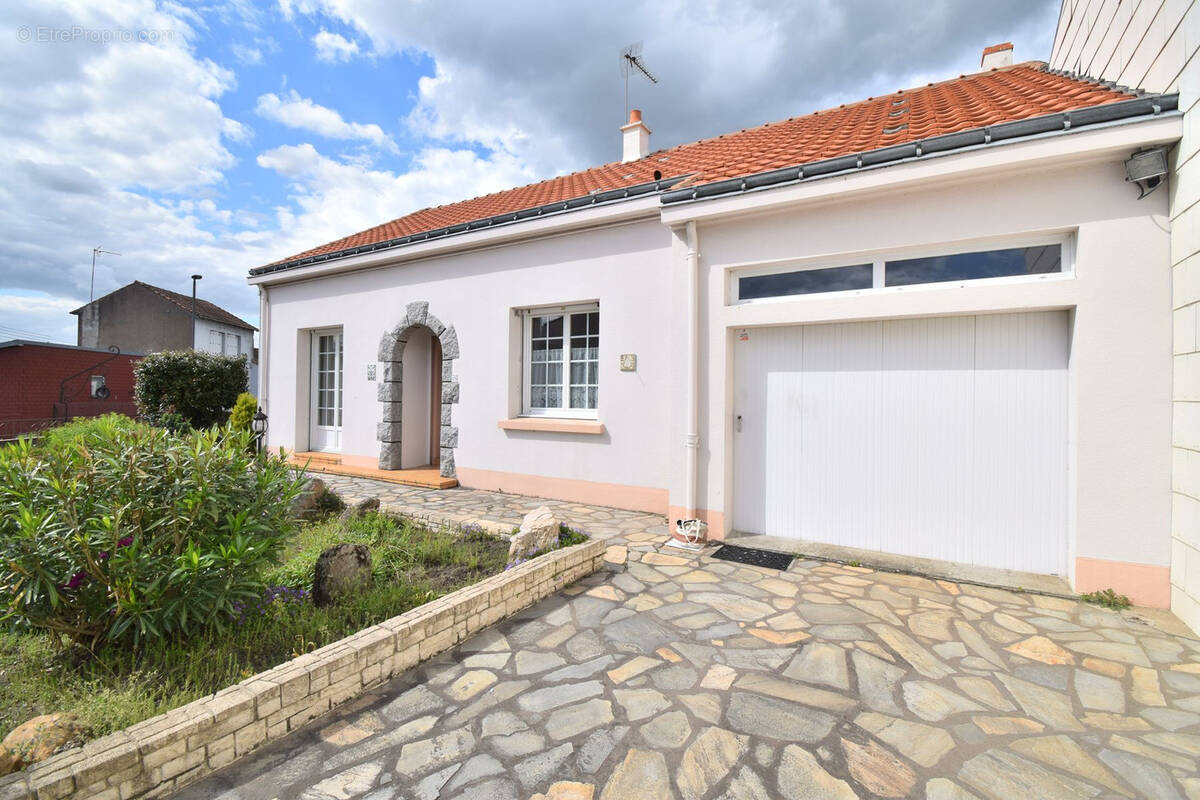 Maison à GENESTON
