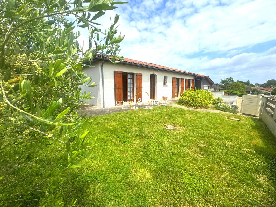 Maison à LAYRAC