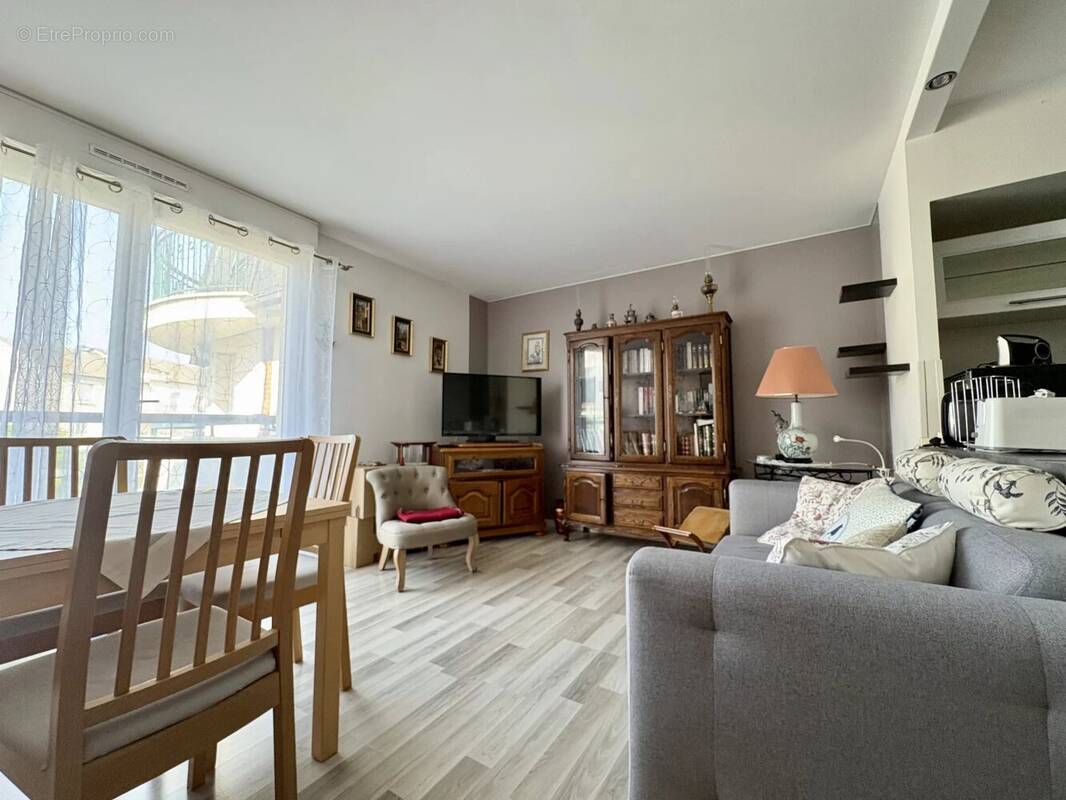 Appartement à LE PLESSIS-TREVISE