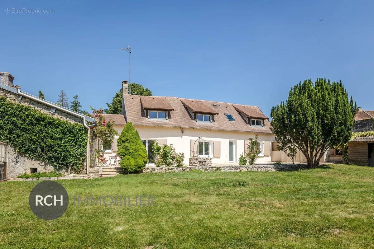 Maison à HOUDAN