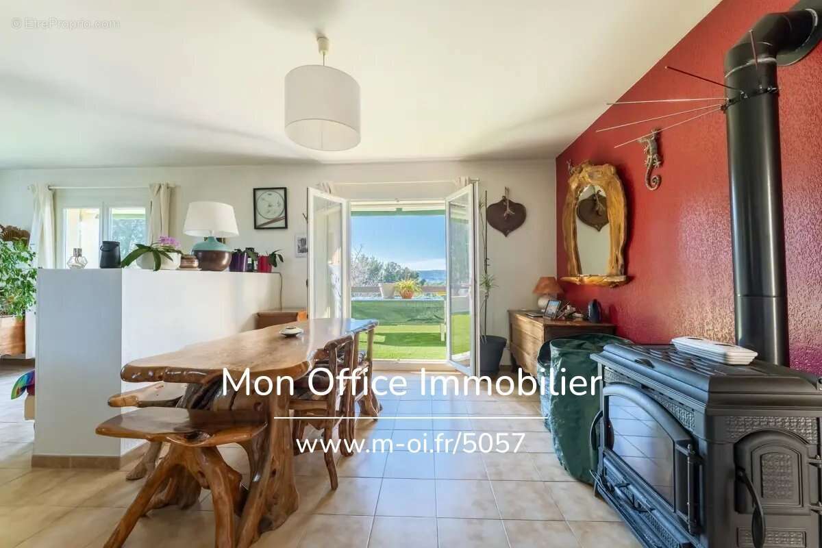 Maison à LE CASTELLET