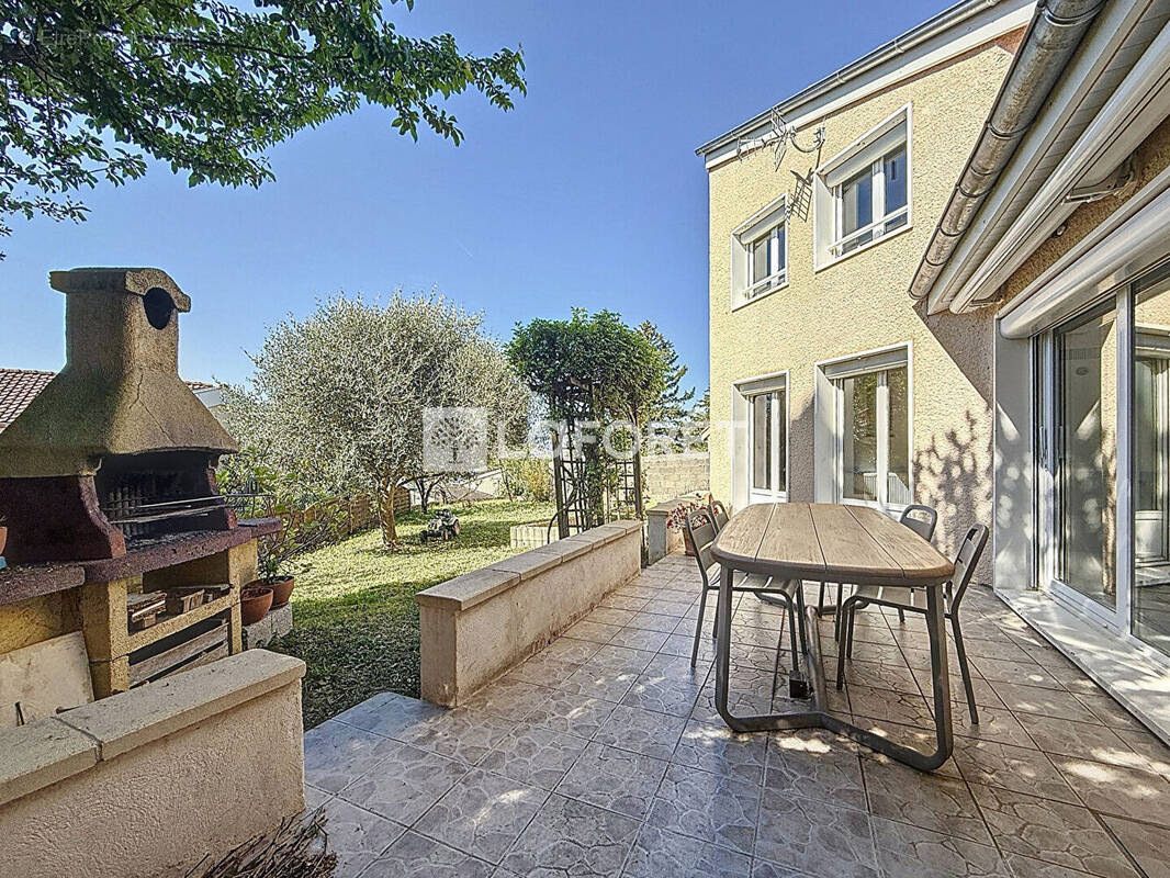 Maison à JASSANS-RIOTTIER
