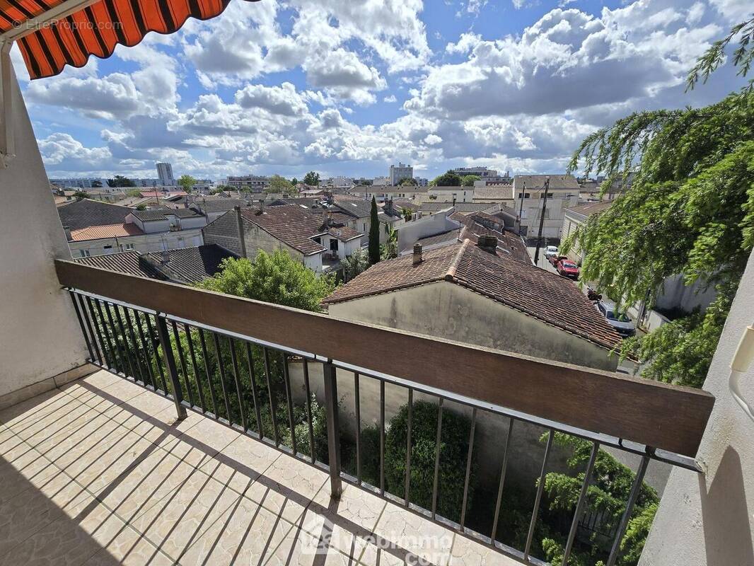 Un balcon de 5.36 m² - Appartement à BORDEAUX