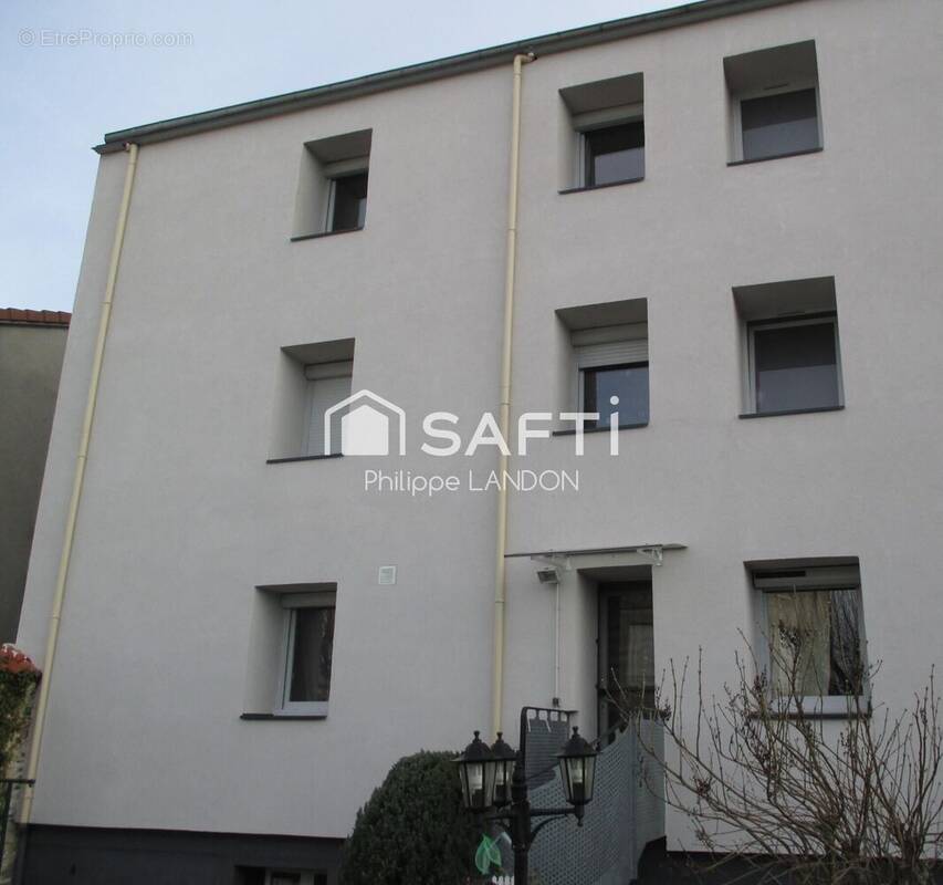Photo 1 - Appartement à SAINT-JUST-MALMONT