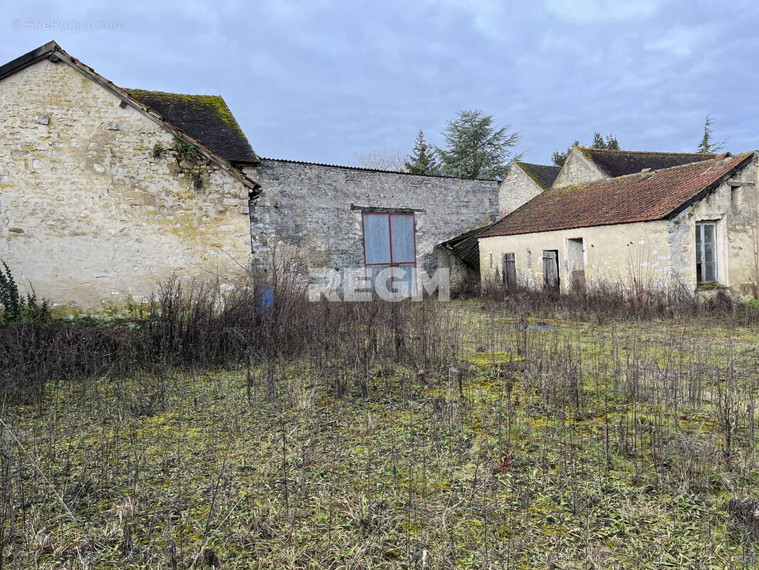 Terrain à LA CHAPELLE-LA-REINE