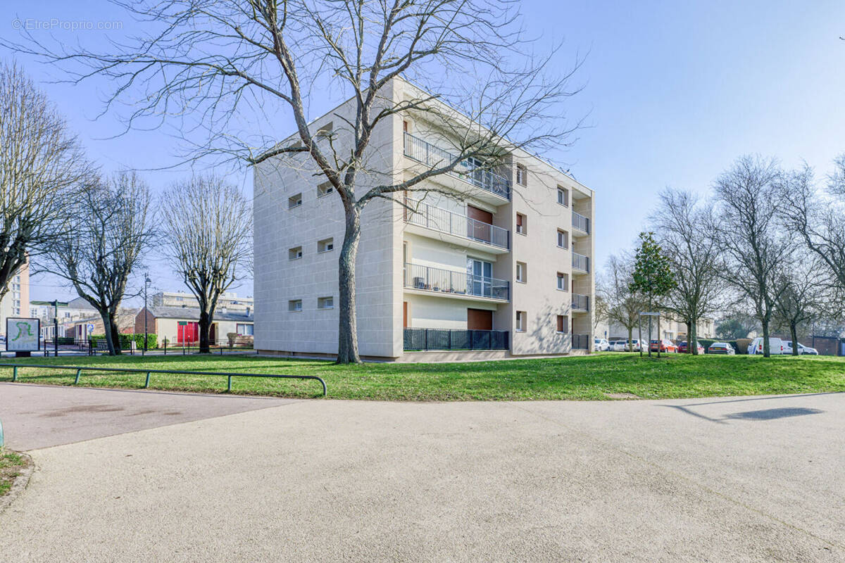 Appartement à EPINAY-SOUS-SENART