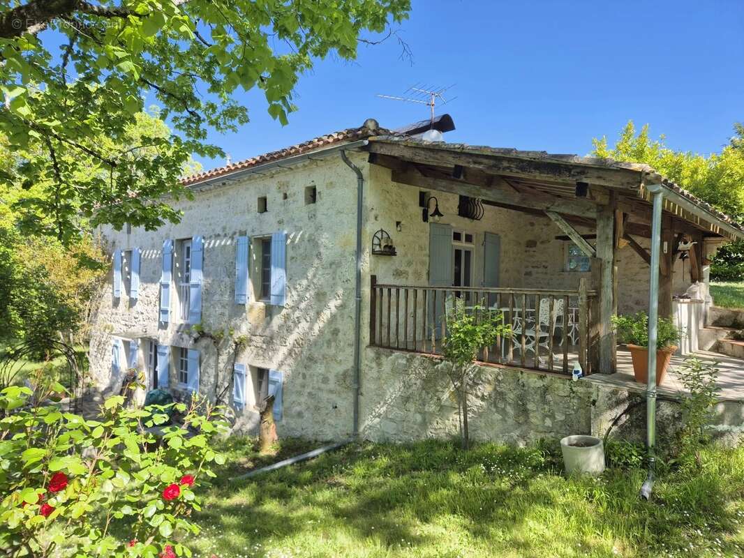 Maison à MONTAIGU-DE-QUERCY