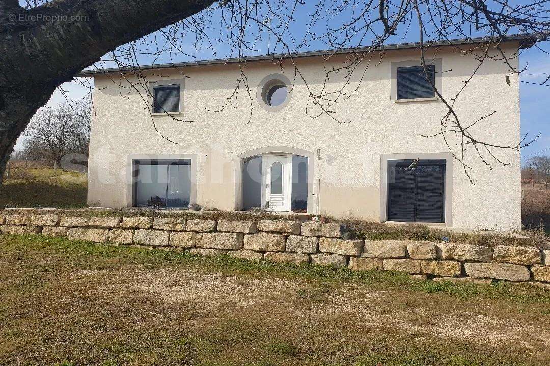 Maison à POMMIER-DE-BEAUREPAIRE