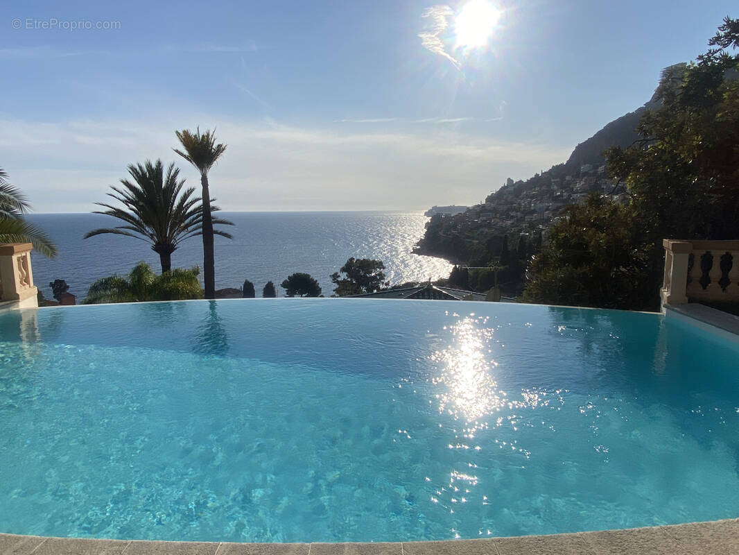 Appartement à ROQUEBRUNE-CAP-MARTIN