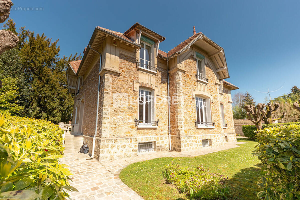 Maison à TOURNAN-EN-BRIE