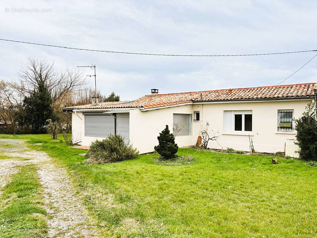 Maison à LEOGNAN