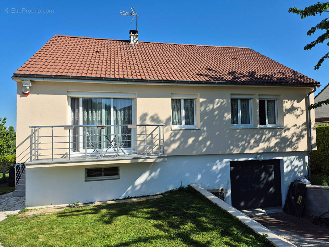 Maison à EPERNON